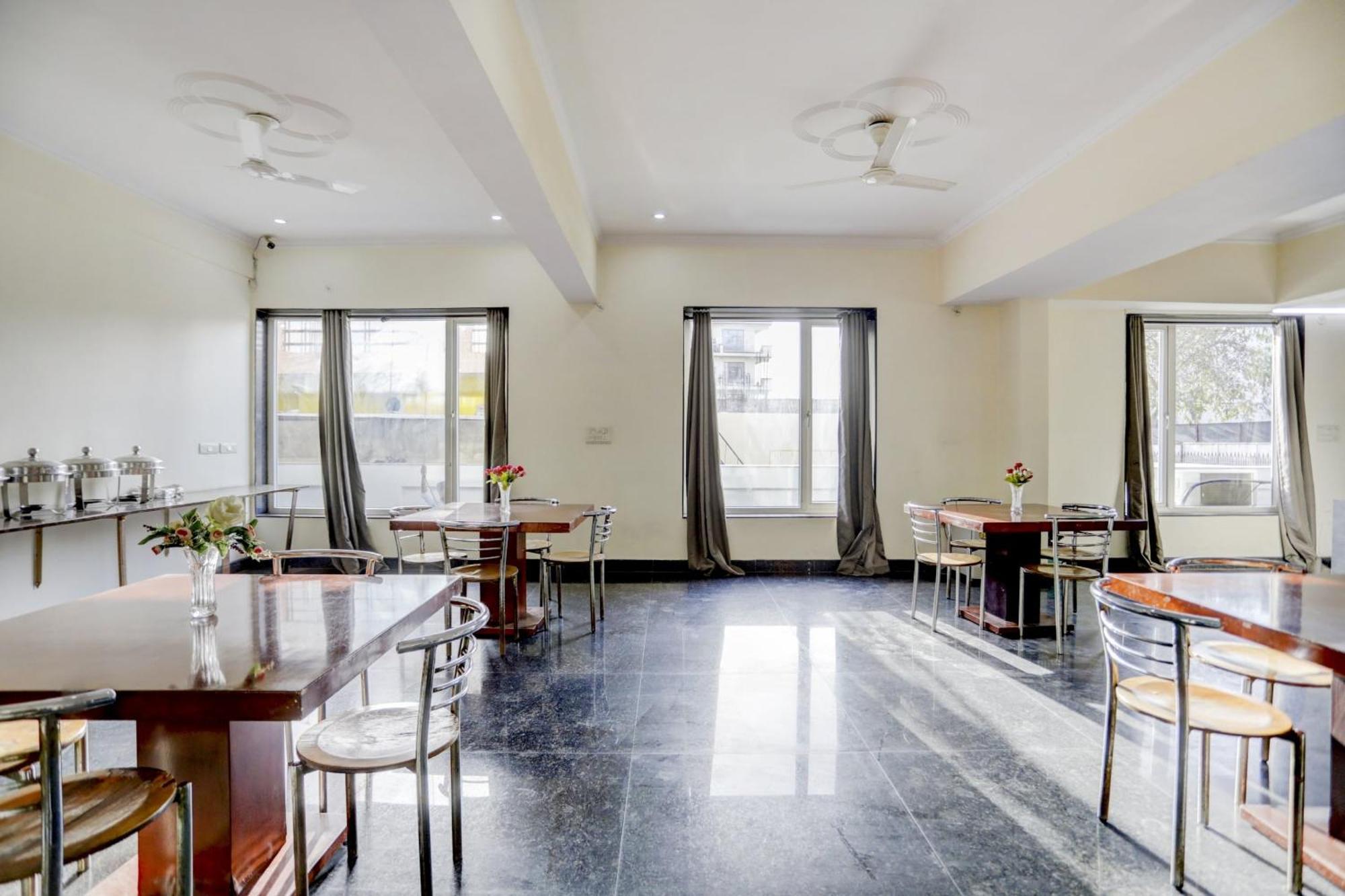 Super Town House Hi5 Aditya International Bhubaneswar Dış mekan fotoğraf